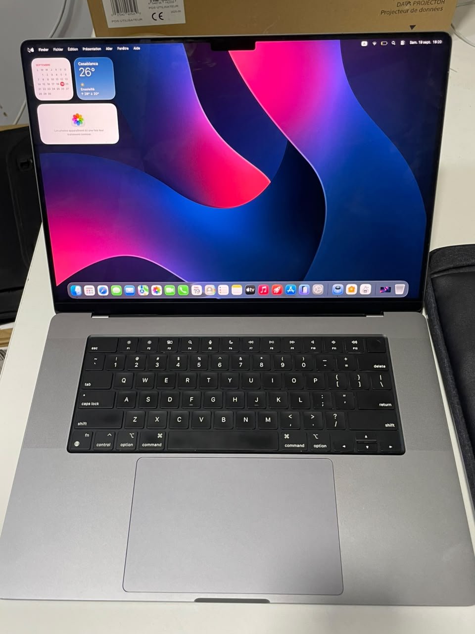 cadeaux 🎁 MacBook pro M1 pro    M1 pro 16 pouces